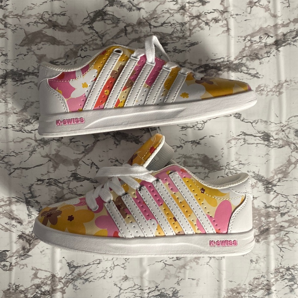 NWOT Children’s Floral K-Swiss Floral Sneakers Size 2